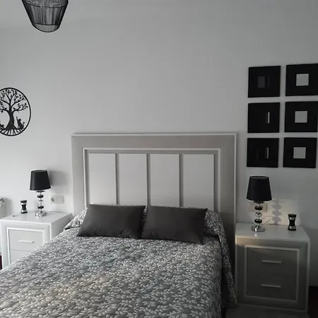 El Pisito Lugueros Apartman