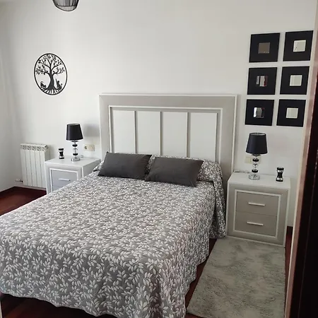 El Pisito Lugueros Apartman *