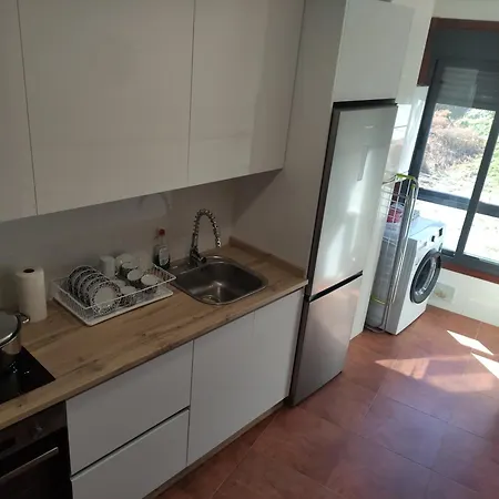 El Pisito Lugueros Apartman *